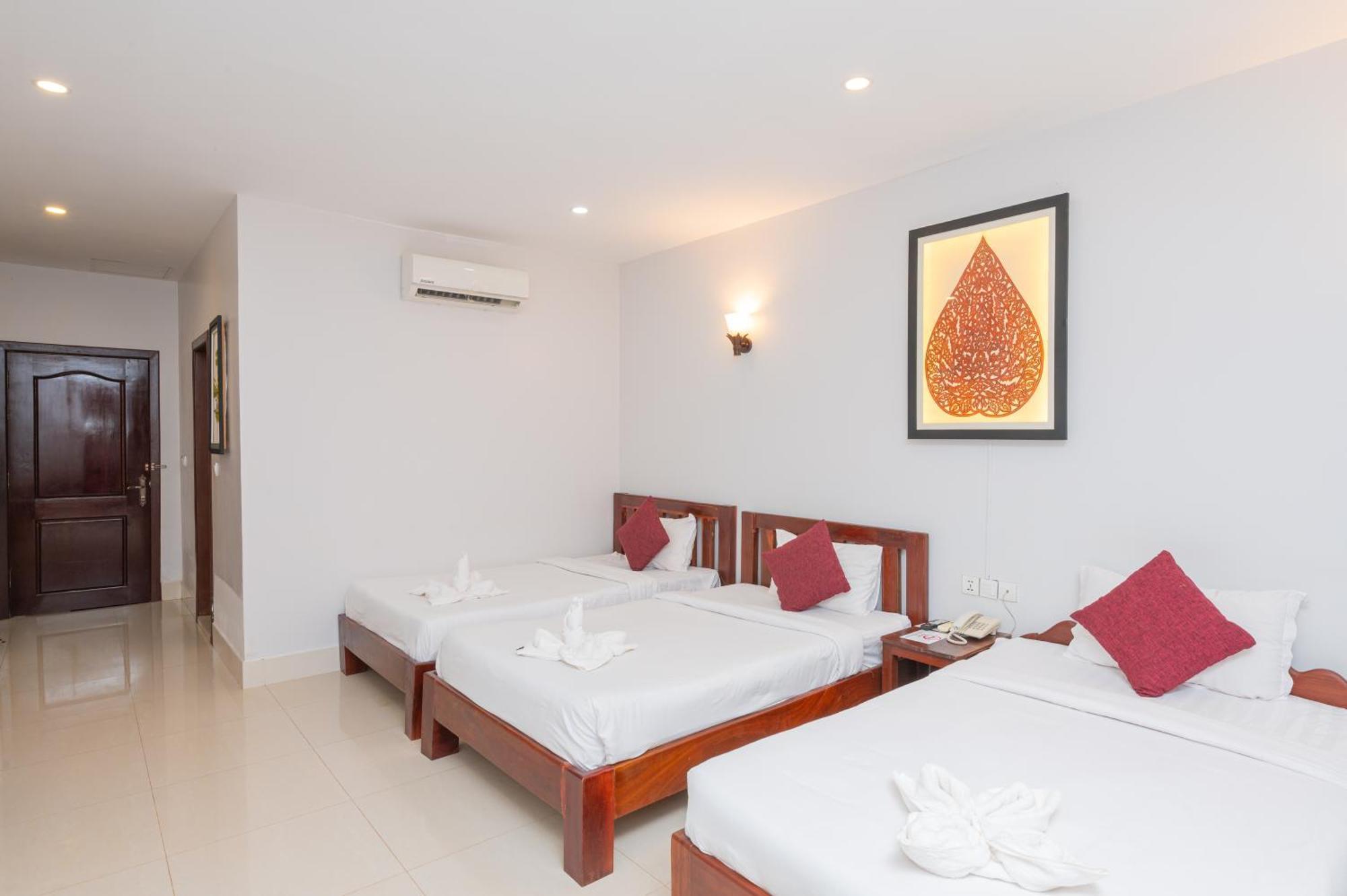 Damnak Soksan Hotel Siem Reap Bagian luar foto