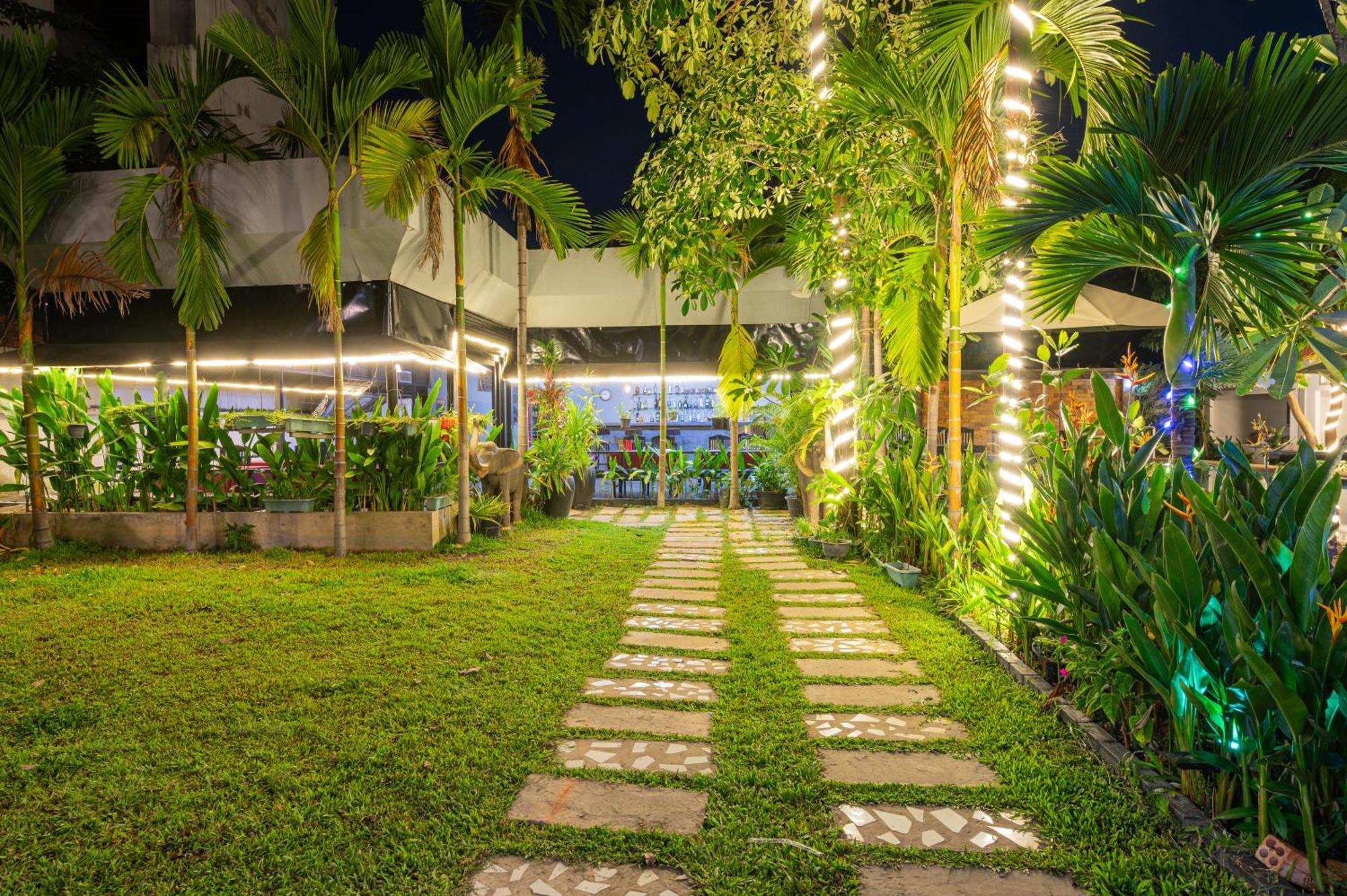Damnak Soksan Hotel Siem Reap Bagian luar foto