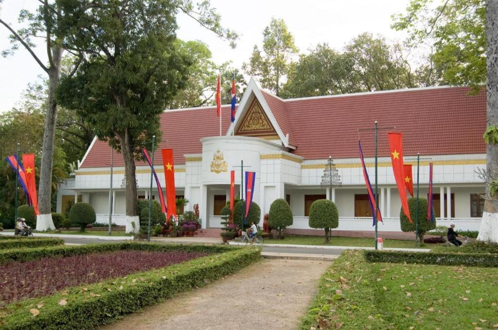 Damnak Soksan Hotel Siem Reap Bagian luar foto